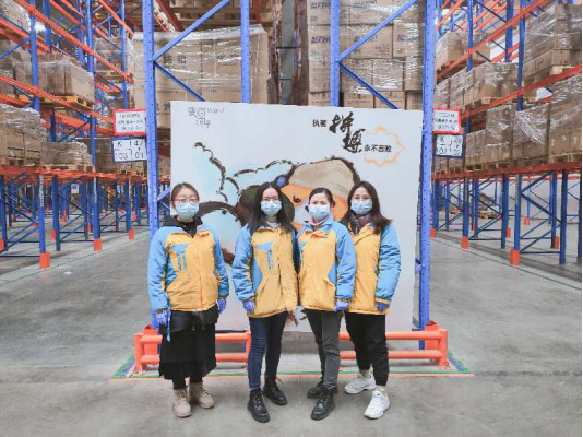 【0225】蘇寧葛店物流基地的“留守女生”：在發(fā)貨中感到武漢好轉(zhuǎn)358.png