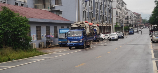 麥客老羅生意這么好？ 七臺駿鈴為何還年年換車！637.png