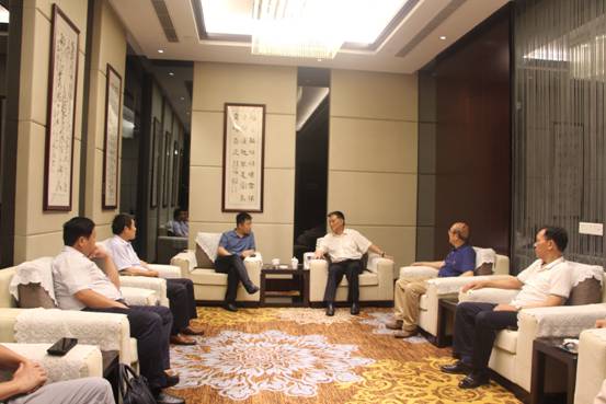 四川省現(xiàn)代物流協(xié)會(huì)與中北宏遠(yuǎn)集團(tuán)簽定戰(zhàn)略合作協(xié)議